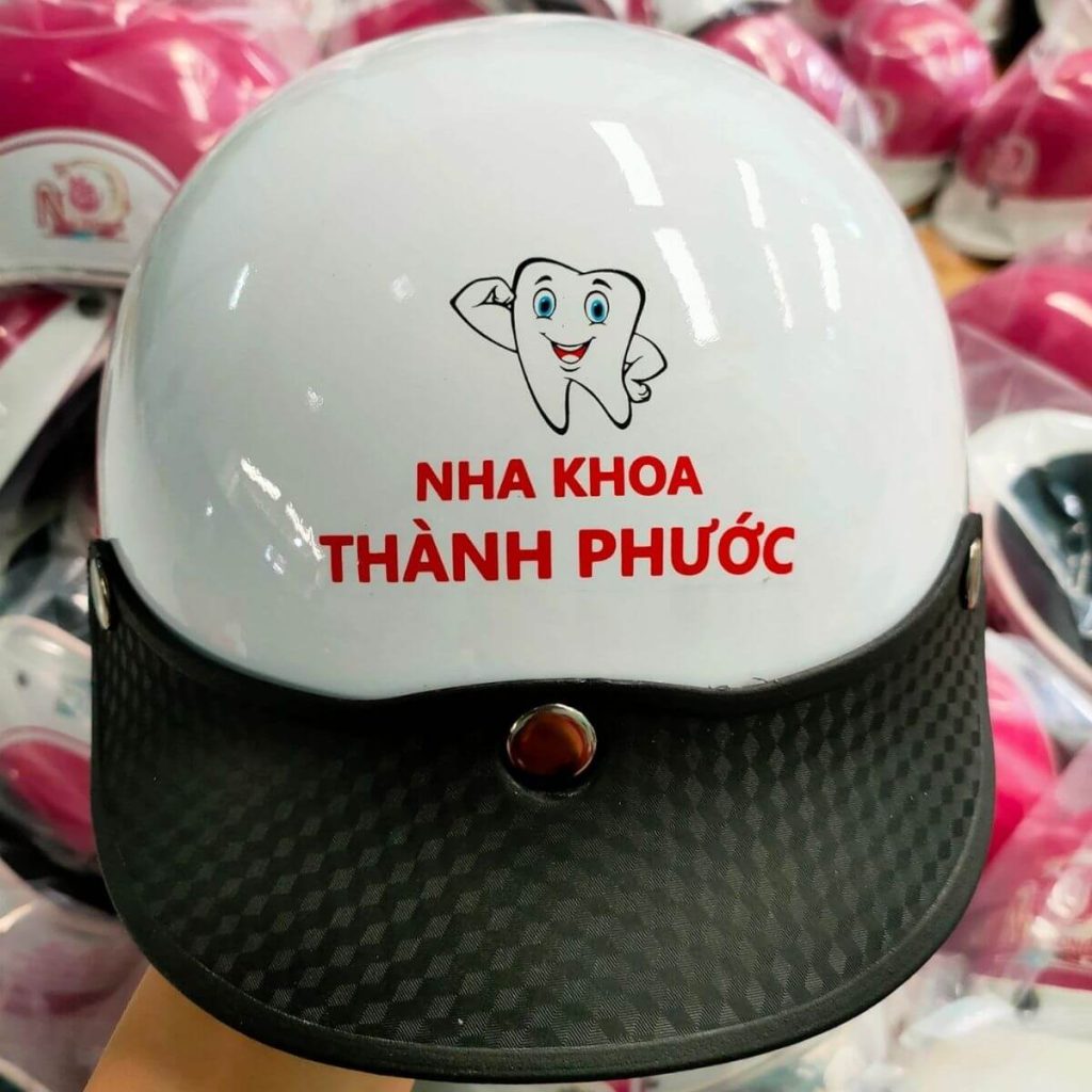 mũ bảo hiểm làm quà tặng
